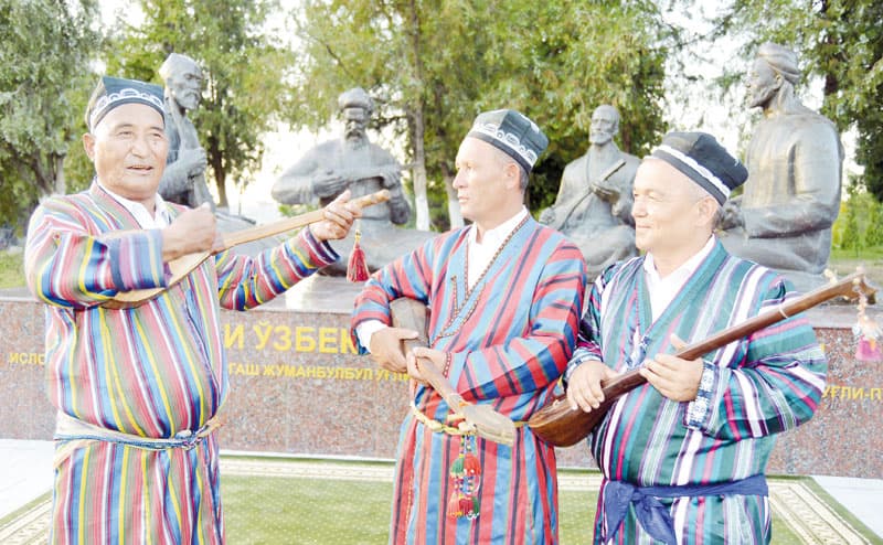 Saksonta dostonni yod bilgan baxshi savodsiz bo‘lgan(mi?)