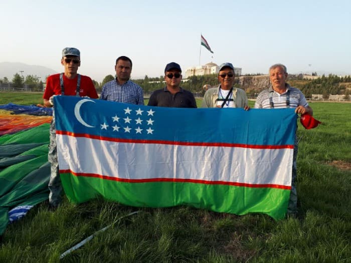 O‘zbekistonlik havo sharida uchuvchilar Dushanbedagi festivalda ishtirok etdilar 