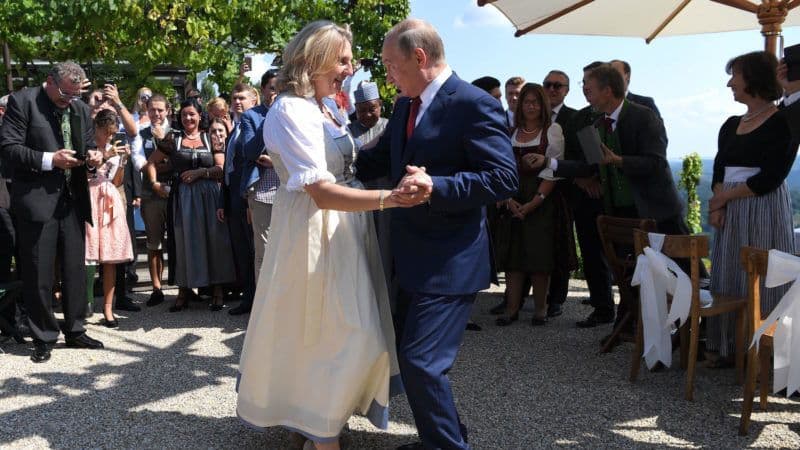 Avstriya prezidenti Rossiya foydasiga josuslik qilgan polkovnik voqeasi bo‘yicha izoh berdi