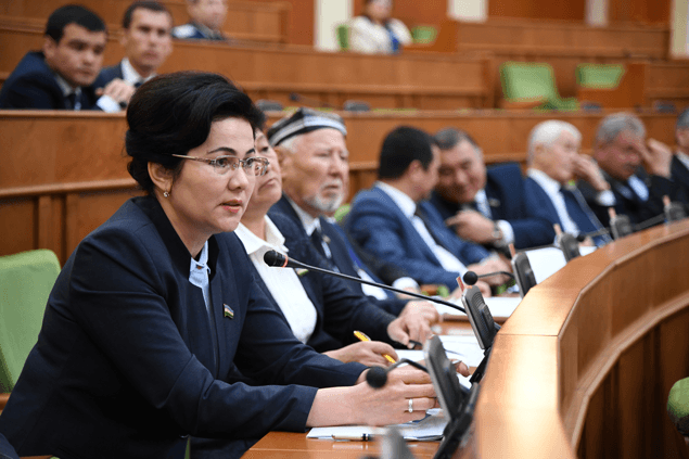 Senatda Oliy sud sudyalari saylandi