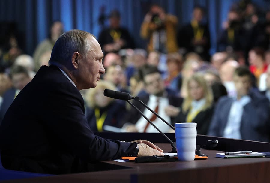 Putin Trampning saylanishi, byurokratiya va dunyoni boshqarishga urinayotgan kuchlar haqida 