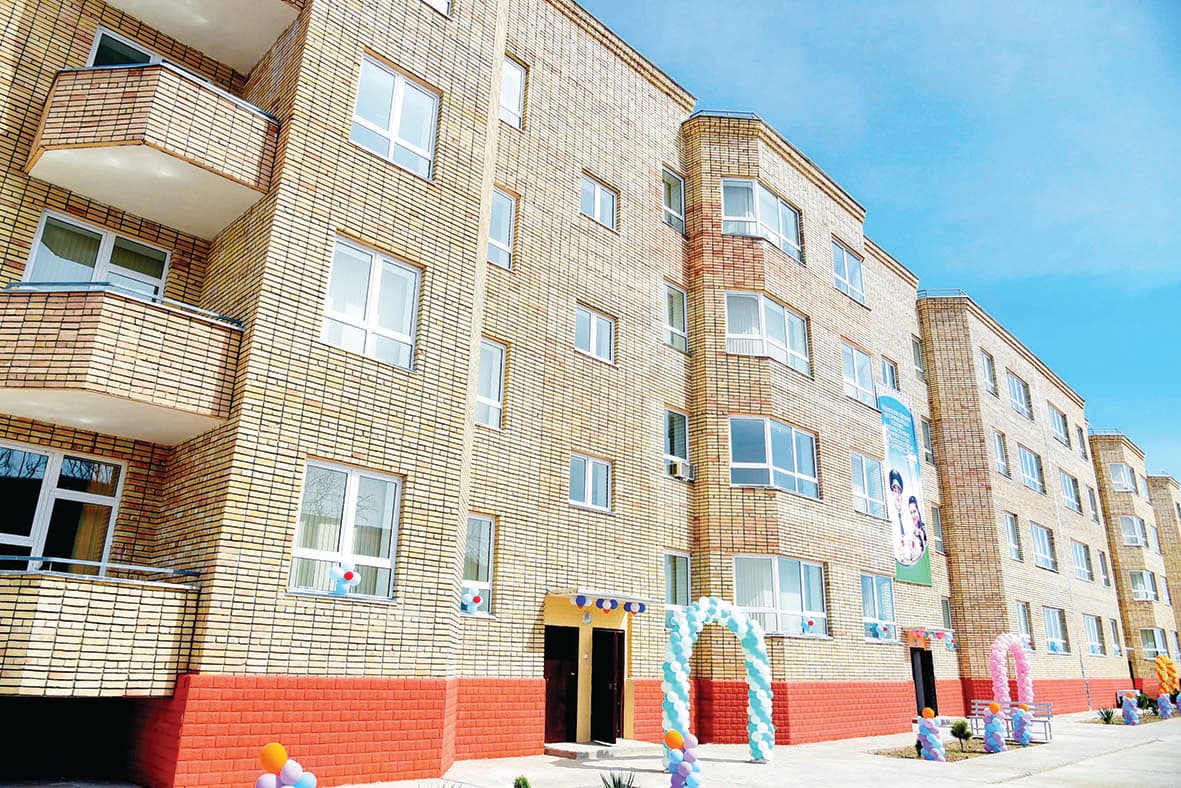 Qashqadaryoda Navro‘z bayram arafasida 48 nafar harbiyga yangi uy topshirildi