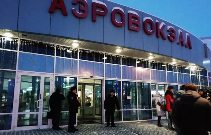 Пассажир, требовавший развернуть самолёт Сургут - Москва в Афганистан, был пьян