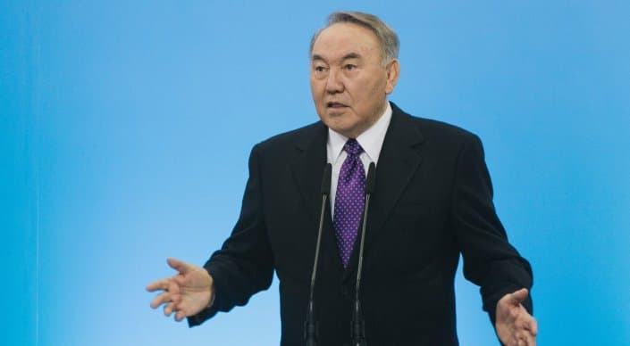 “15 kishi o‘tiradi, 3 nafarigina ishlaydi” – Nursulton Nazarboyev davlat organlari ishini tanqid qildi