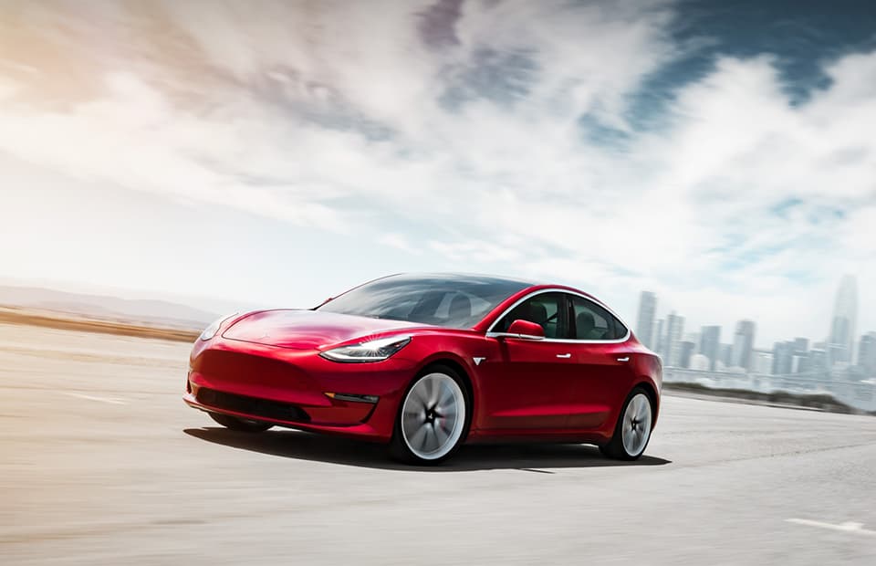 Tesla 33 минг долларлик арзон моделларни чиқарди