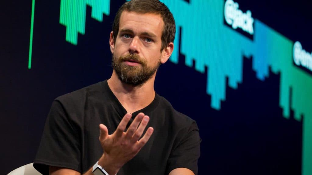 Twitter asoschisi noutbukdan foydalanmasligining sababini tushuntirdi