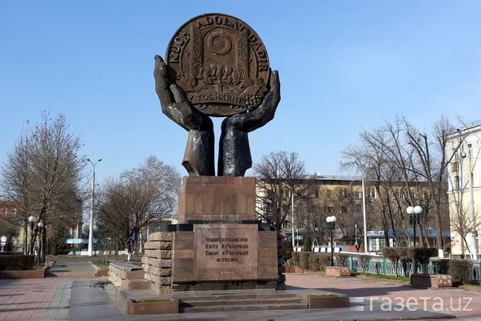 Nukus ko‘chasiga Berdaq haykali o‘rnatilmoqda