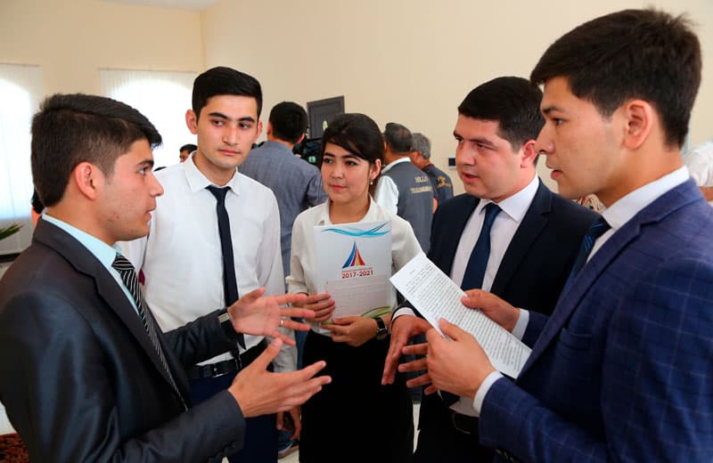 Yoshlar ittifoqi to‘lov-kontraktni kimlarga to‘lab beradi?