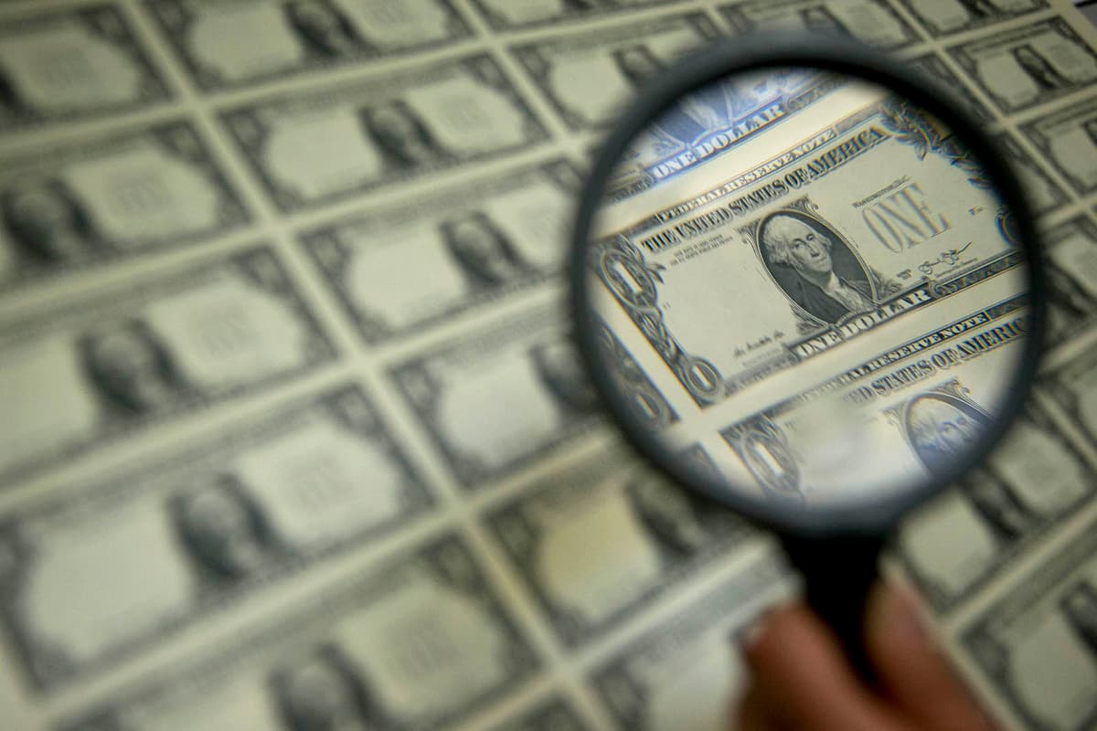 Dollar mustahkam darajada saqlanib qolishi taxmin qilindi
