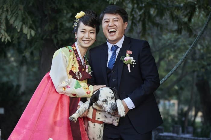 Fotosuratchi Shimoliy Koreyaning eng boy kishilarini suratga tushirdi