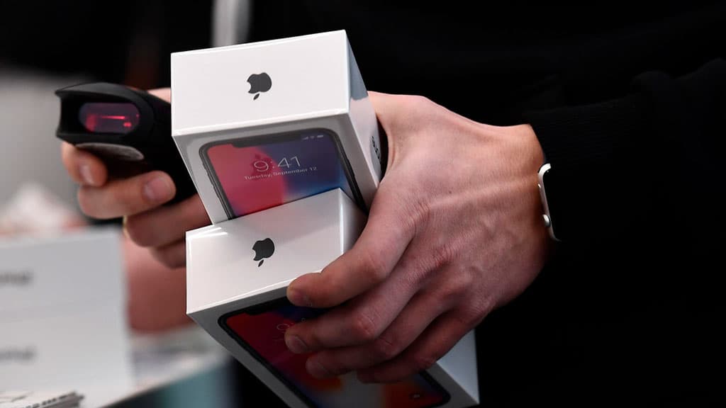 AQShda yangi iPhone sotuvga chiqishidan besh kun avval navbat paydo bo‘ldi