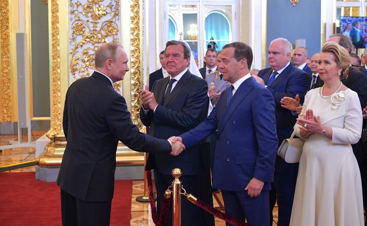 Putin Rossiya bosh vazirligiga nomzod taklif qildi