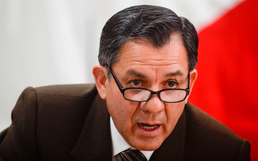 Peru ichki ishlar vaziri sobiq sudyaning mamlakatdan qochgani uchun iste'foga chiqdi 