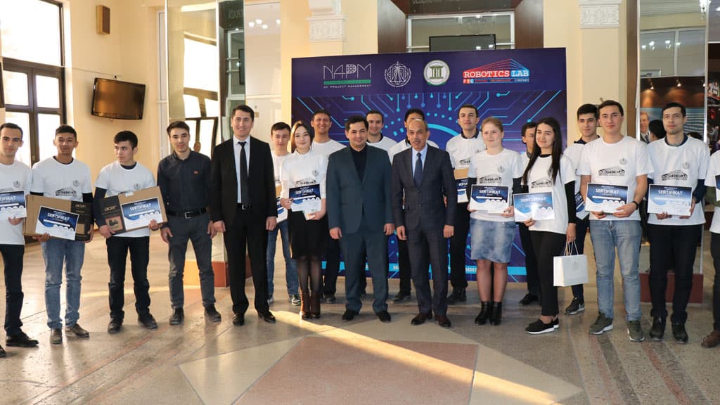 В Узбекистане определили победителей финального тура конкурса «Robocoders 2019»