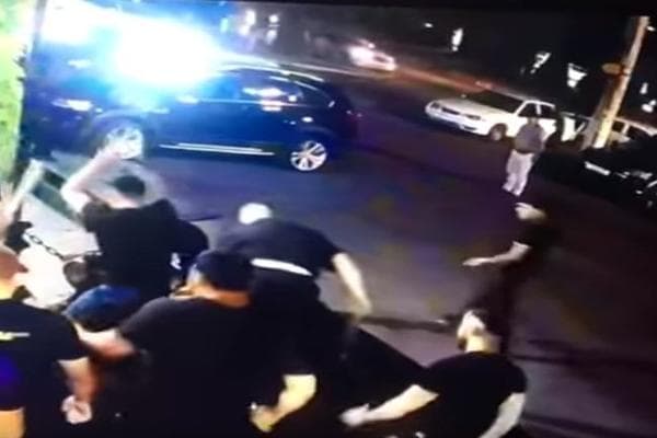 Tungi klubdagi qonli tun. Hayvon ham yerda yotgan odamni tishlamaydi