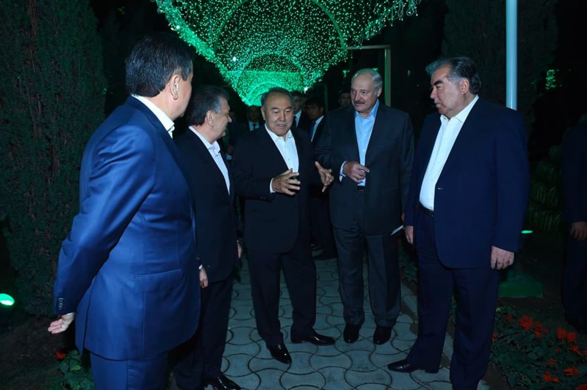 Barcha yig‘ildi: Dushanbeda MDH davlatlari rahbarlarining tor doiradagi uchrashuvi boshladi