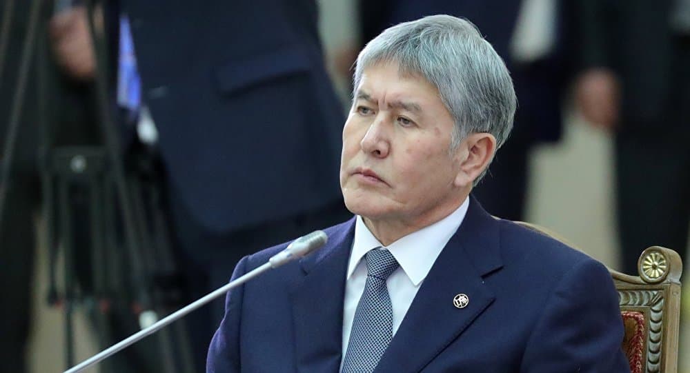 Уроженец Узбекистана подал в суд на бывшего президента Кыргызстана