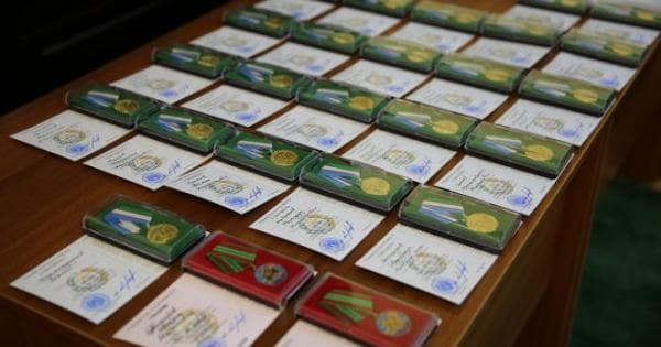 Prezidentni davlat mukofotlari bilan taqdirlash Oliy Majlisi palatalari tashabbusi bilan amalga oshiriladi