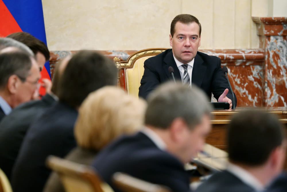 Rossiya hukumati bugun iste'foga ketadi 