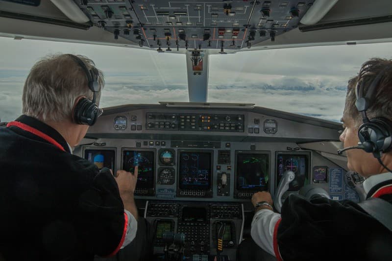 Aviaparvozlarning uchuvchi va bort xodimlarigagina ma'lum bo‘lgan 13 jihati