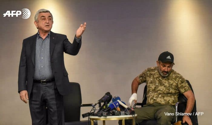 Саргсян мухолифат билан музокара учун келди, аммо мулоқот давомида уни тарк этди