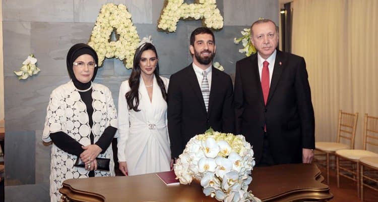 Foto: Arda Turan uylandi, Erdo‘g‘an nikoh marosimida guvoh sifatida qatnashdi