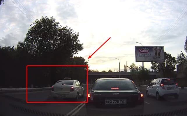 Toshkent YHXB 374 haydovchiga mobil muxbir axboroti ko‘magida jarima soldi