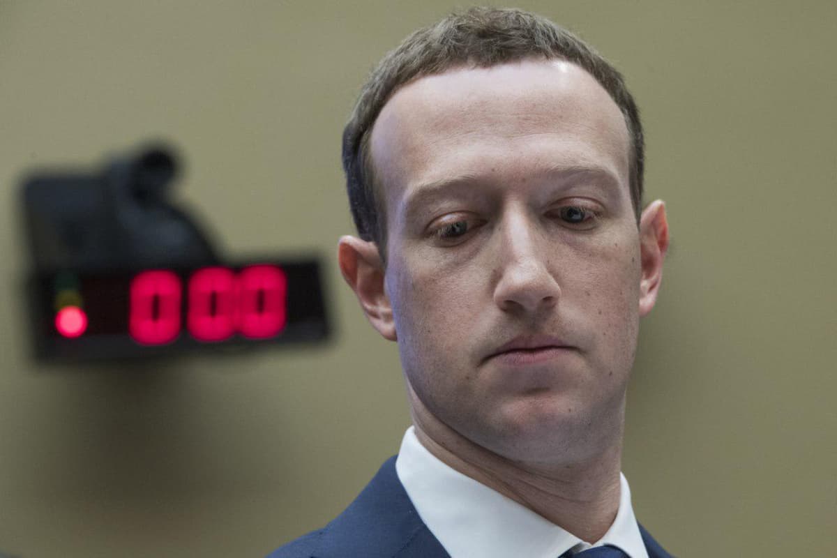 СМИ: Цукерберг потерял почти $17 млрд из-за падения акций Facebook