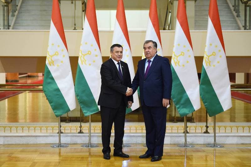 Rahmon va Ismoilov Tojikiston-O‘zbekiston hamkorligini muhokama qildilar