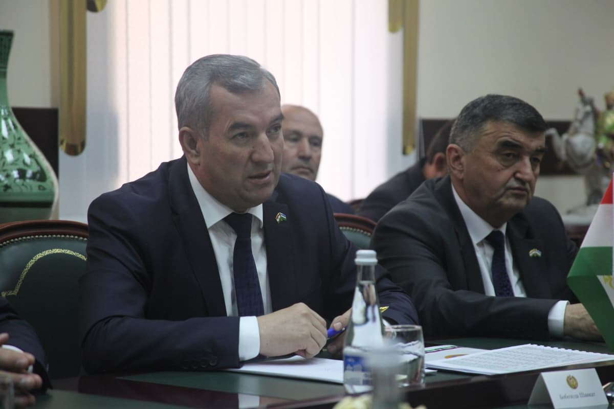 Ўзбекистон ва Тожикистон саноат кооперациясини кенгайтиради