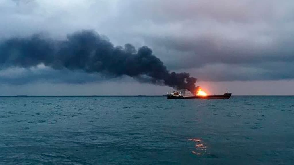 Kerch bo‘g‘ozida ikki kemaning yonishi qurbonlarga olib keldi