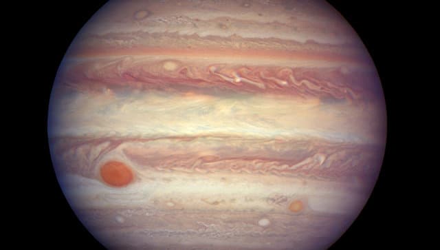 NASA Yupiterdagi bo‘ron suratini namoyish qildi