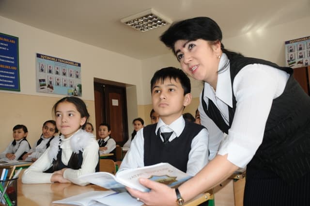 Maktab o‘qituvchisining ish yuklamasi endi qanday bo‘ladi?