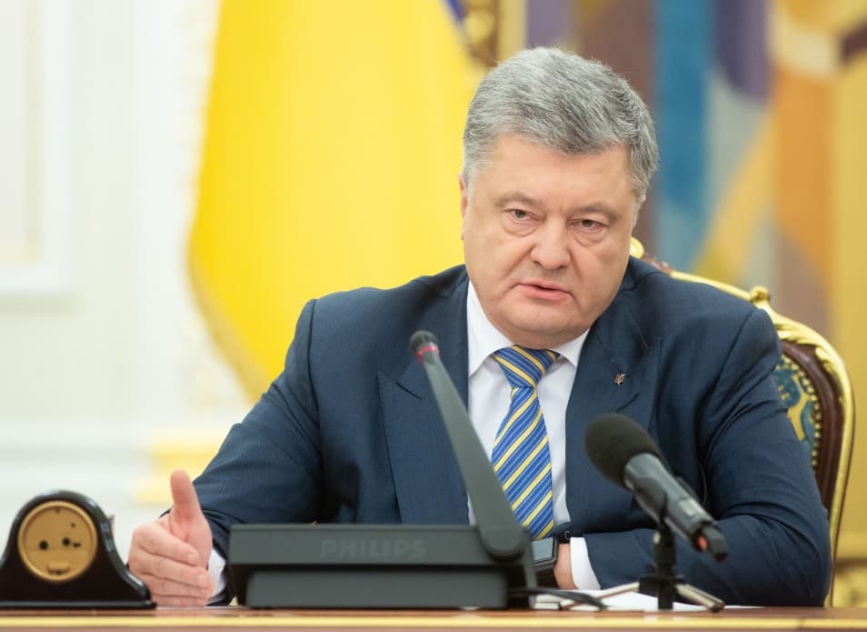 Poroshenko Ukrainada harbiy holat joriy etilganini izohladi va safarbarlik haqida gapirdi