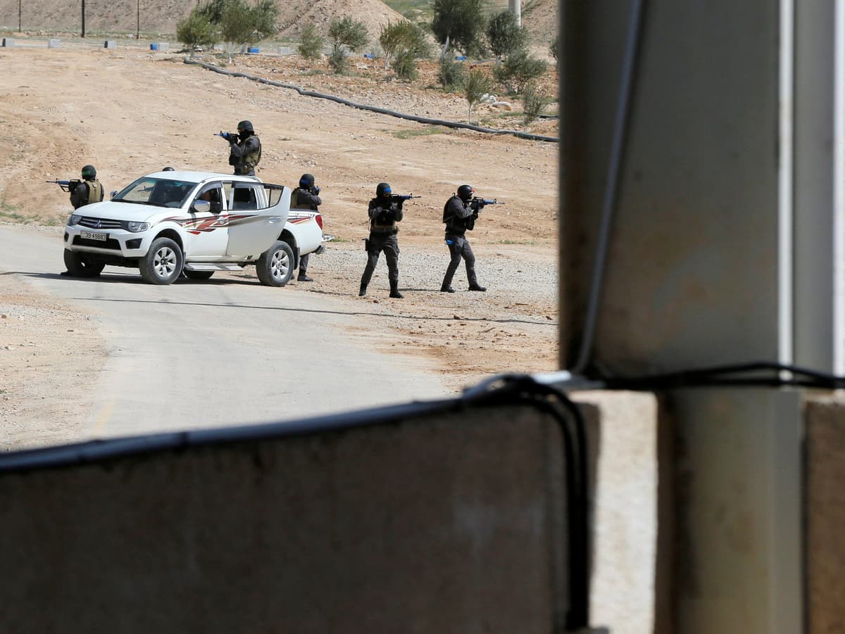 Tramp AQShning terrorchilikka qarshi kurashish bo‘yicha yangi strategiyasini imzoladi  