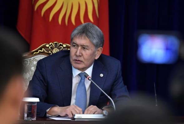 Uzoq kutilgan uchrashuv: Almazbek Atamboyev o‘zi va yangi prezident Sooranboy Jeenbekov faoliyati haqida