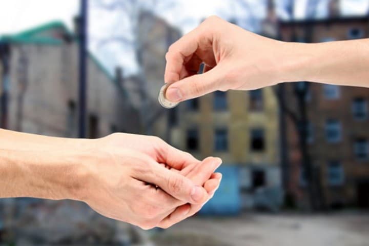 Эҳсон обрў учун қилинадими?