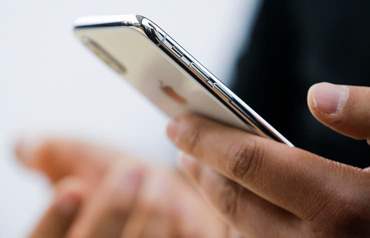 Янги iPhone масофадан бошқарилувчи тизим ва мослашувчан дисплейга эга бўлиши кутилмоқда