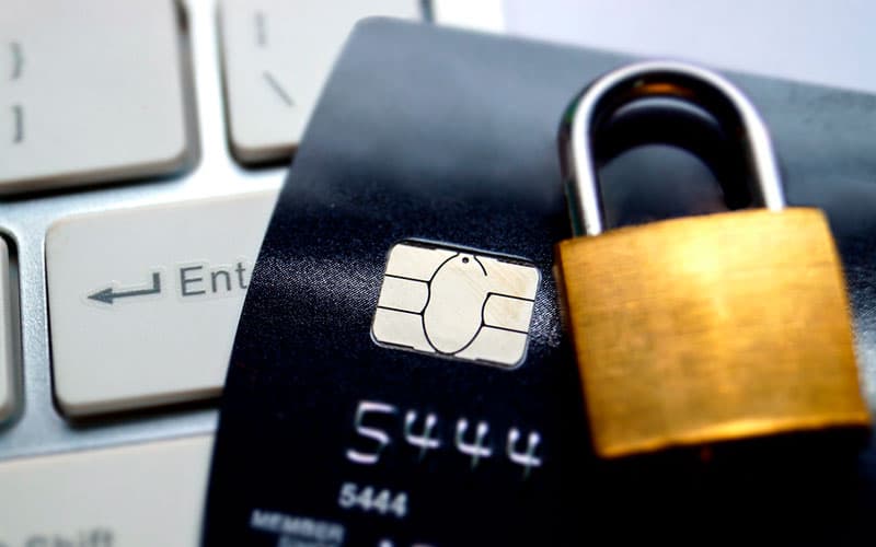 Tergov va surishtiruv jismoniy shaxslarning barcha bank schyotlarini qanday «muzlatishi» mumkin?