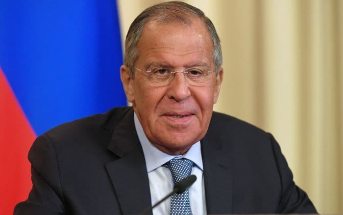 Лавров эшикни адаштириб юборган Порошенконинг устидан кулди