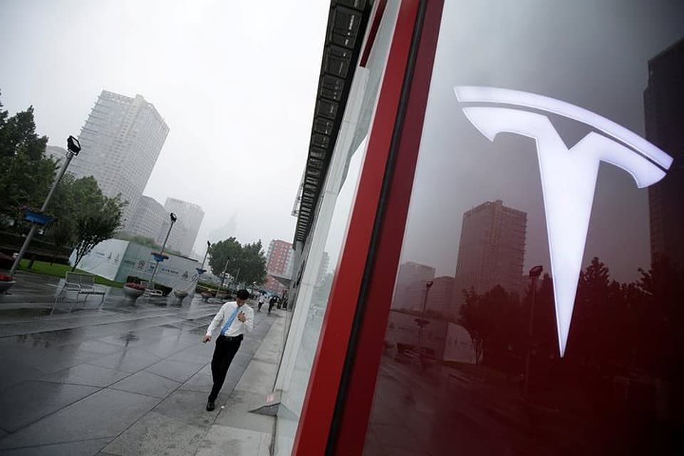 Tesla 2018 yilda bir milliard dollar zarar ko‘rganini bildirdi