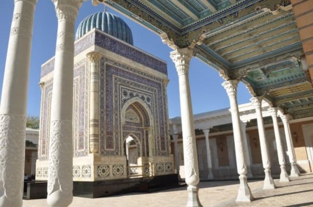 Қуръондан кейинги муқаддас китоб муаллифи қандай умр кечирган эди?