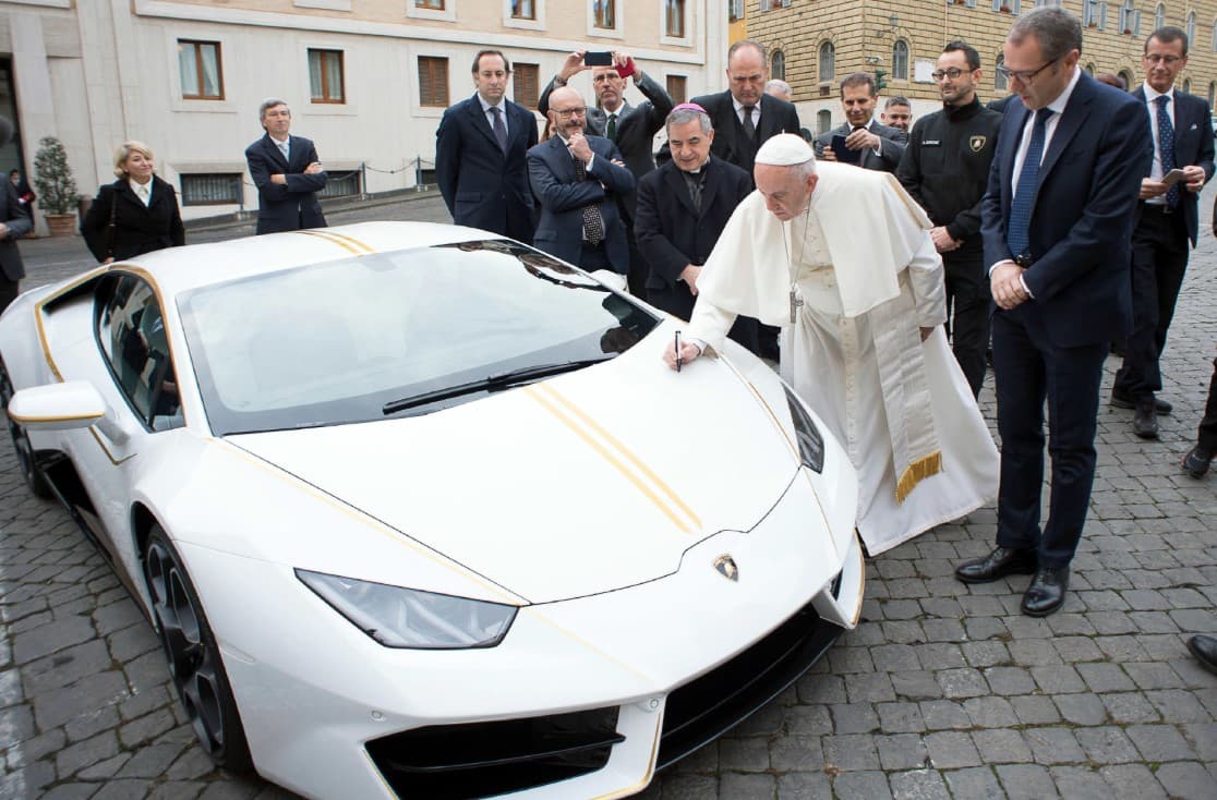 Рим папаси ўз Lamborghini’сини сотиб юборишга қарор қилди