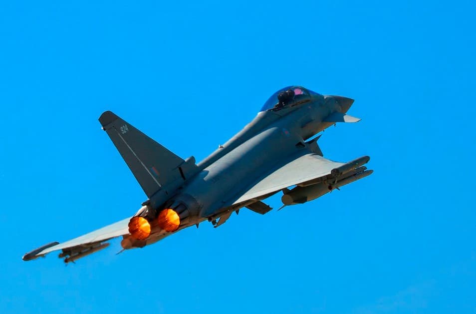 Britaniya Rossiyaga tegishli Su-24 samolyotlari tufayli qiruvchilarini havoga ko‘tardi