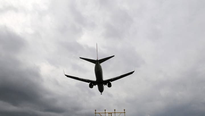 Salondagi chidab bo‘lmas darajadagi hid tufayli Boeing 737 Vashingtonda qo‘nishga majbur bo‘ldi
