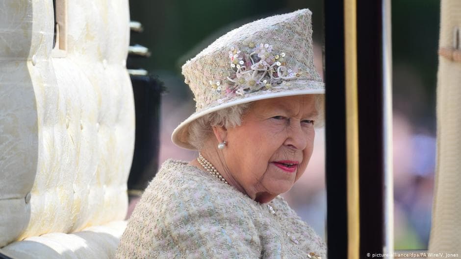 Qirolicha Brexit masalasiga nuqta qo‘ydi
