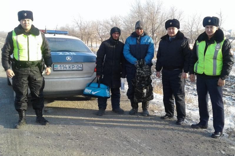 СМИ: Двое узбекистанцев в мороз, без денег и пешком, отправились домой из Казахстана