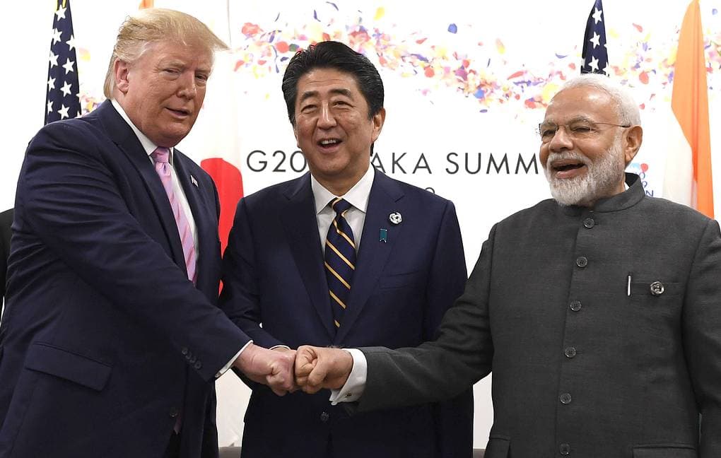 Tramp, Abe va Modi bir-birini antiqa qutladi