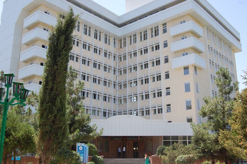 SamDU huzuridagi mintaqaviy markaz: tinglovchilar jahonning eng yaxshi mutaxassislaridan saboq olmoqda