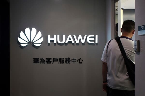Компании США массово отказываются от сотрудничества с Huawei